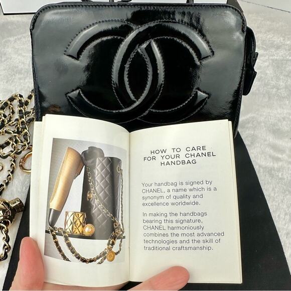 CHANEL Black Patent Leather Pouch Clutch Crossbody Bag with chain AUTHENTIC - Picture 12 of 16